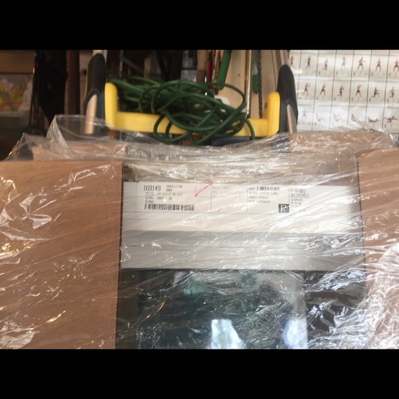 Doors,windows and R13 lnsulaton - Picture 3 of 4